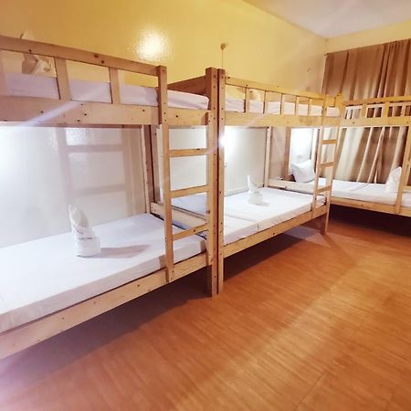 Coron Town Traveller'S Dormitory Εξωτερικό φωτογραφία