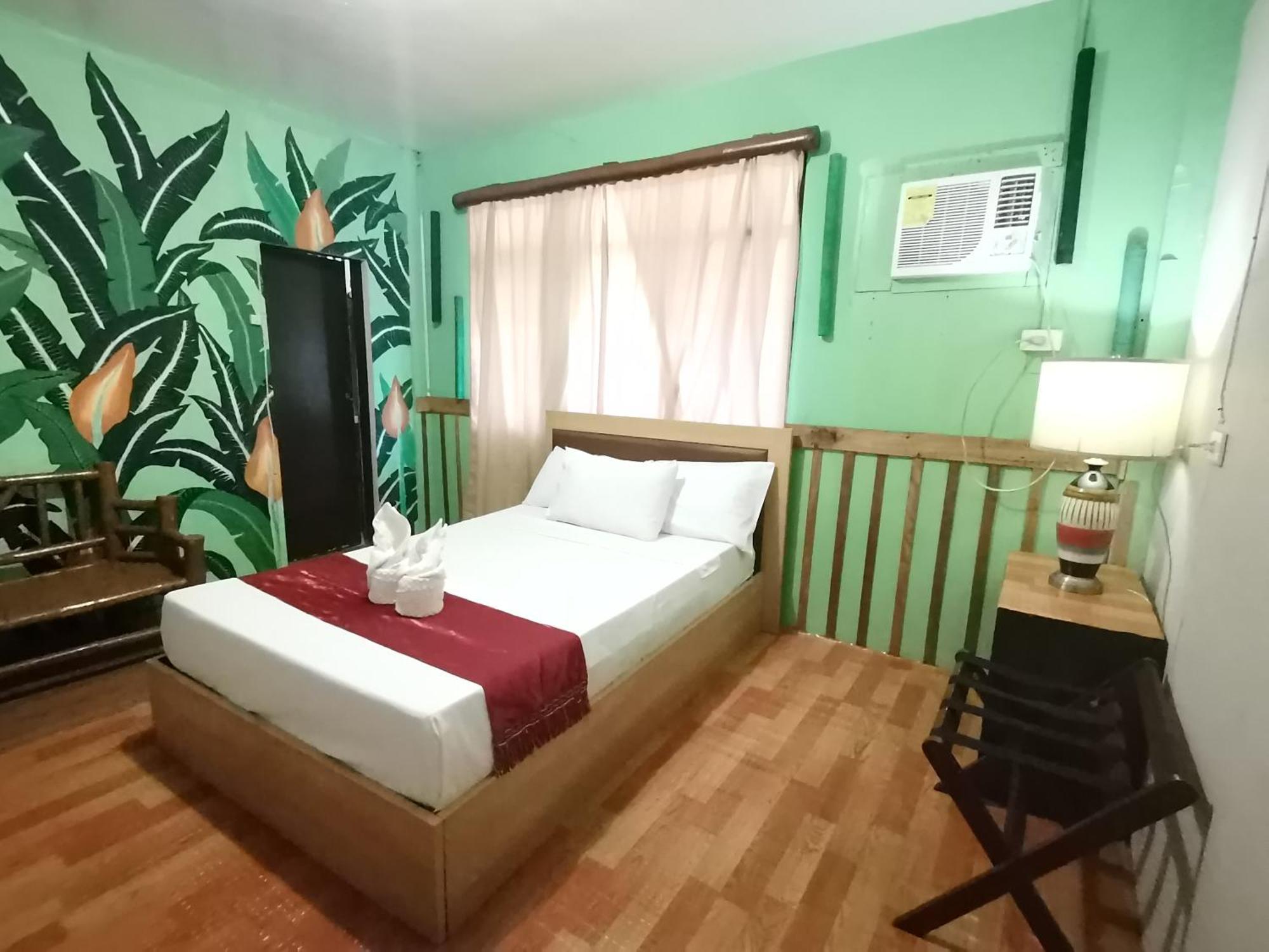 Coron Town Traveller'S Dormitory Εξωτερικό φωτογραφία