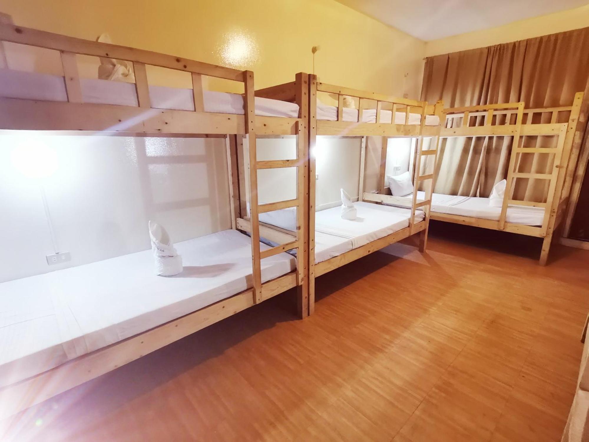 Coron Town Traveller'S Dormitory Εξωτερικό φωτογραφία