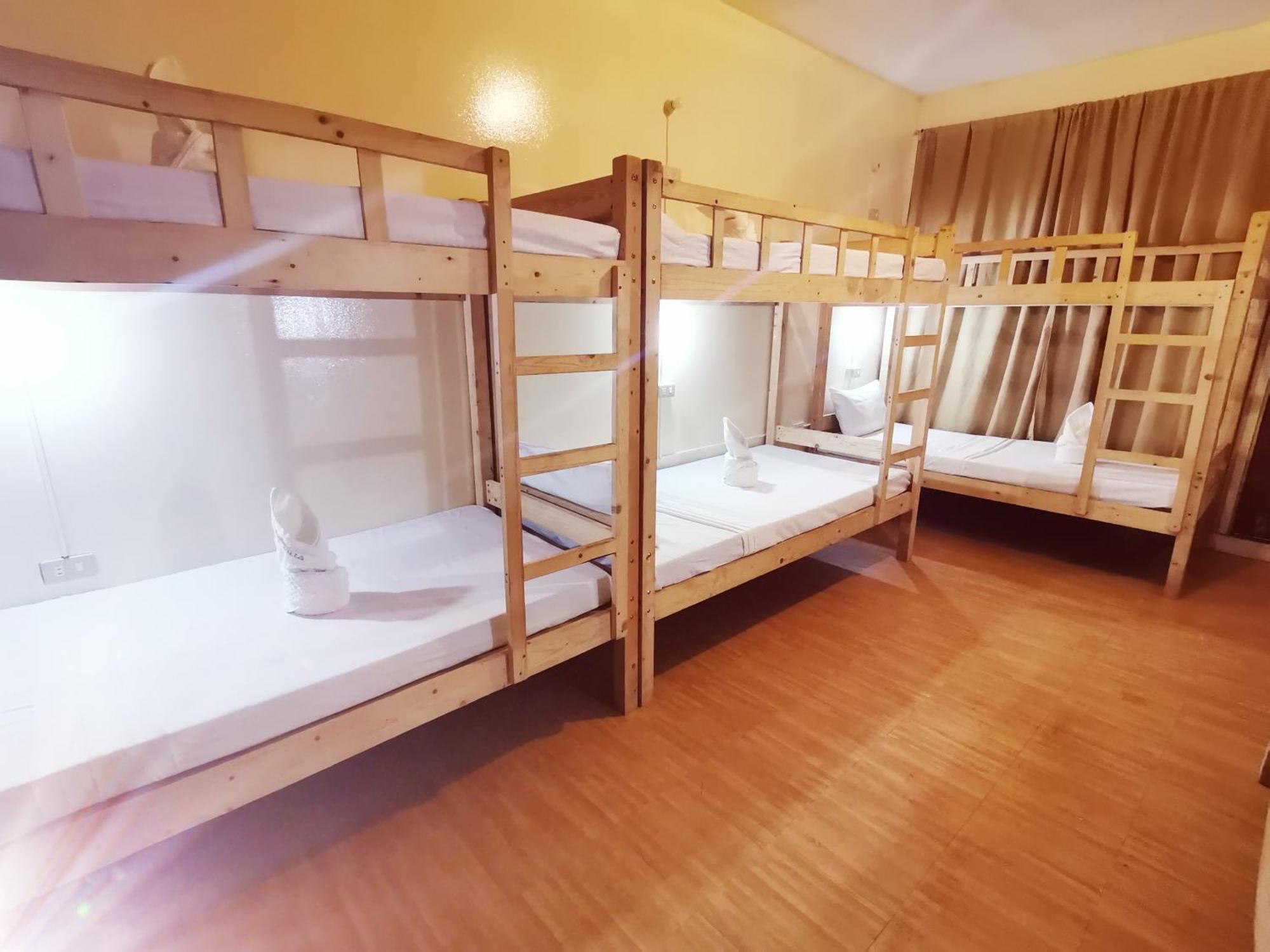 Coron Town Traveller'S Dormitory Εξωτερικό φωτογραφία