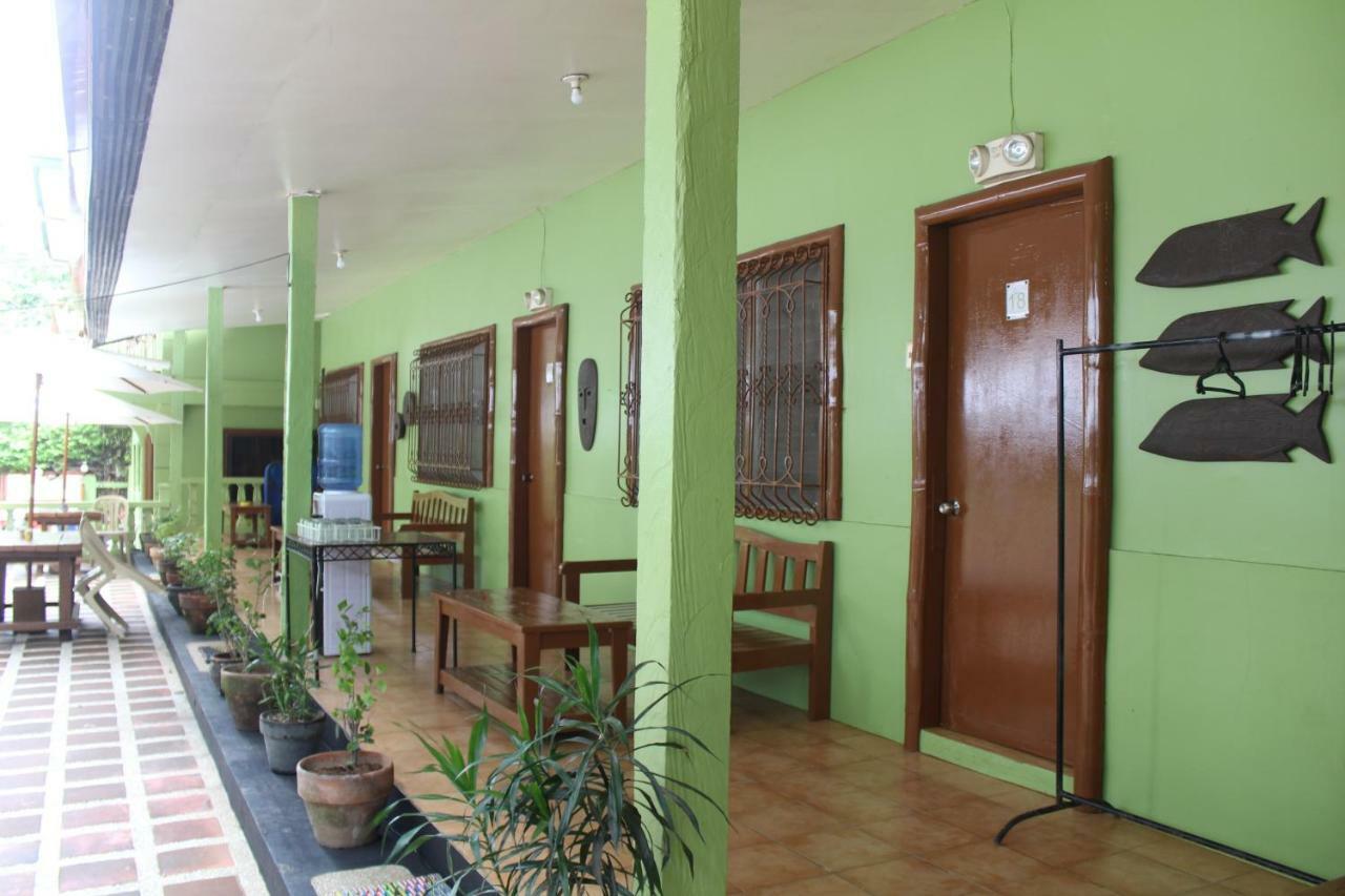 Coron Town Traveller'S Dormitory Εξωτερικό φωτογραφία