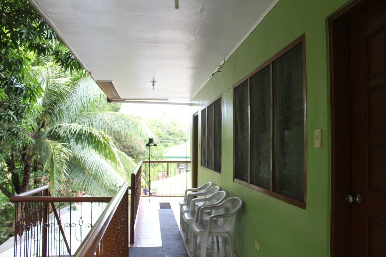 Coron Town Traveller'S Dormitory Εξωτερικό φωτογραφία