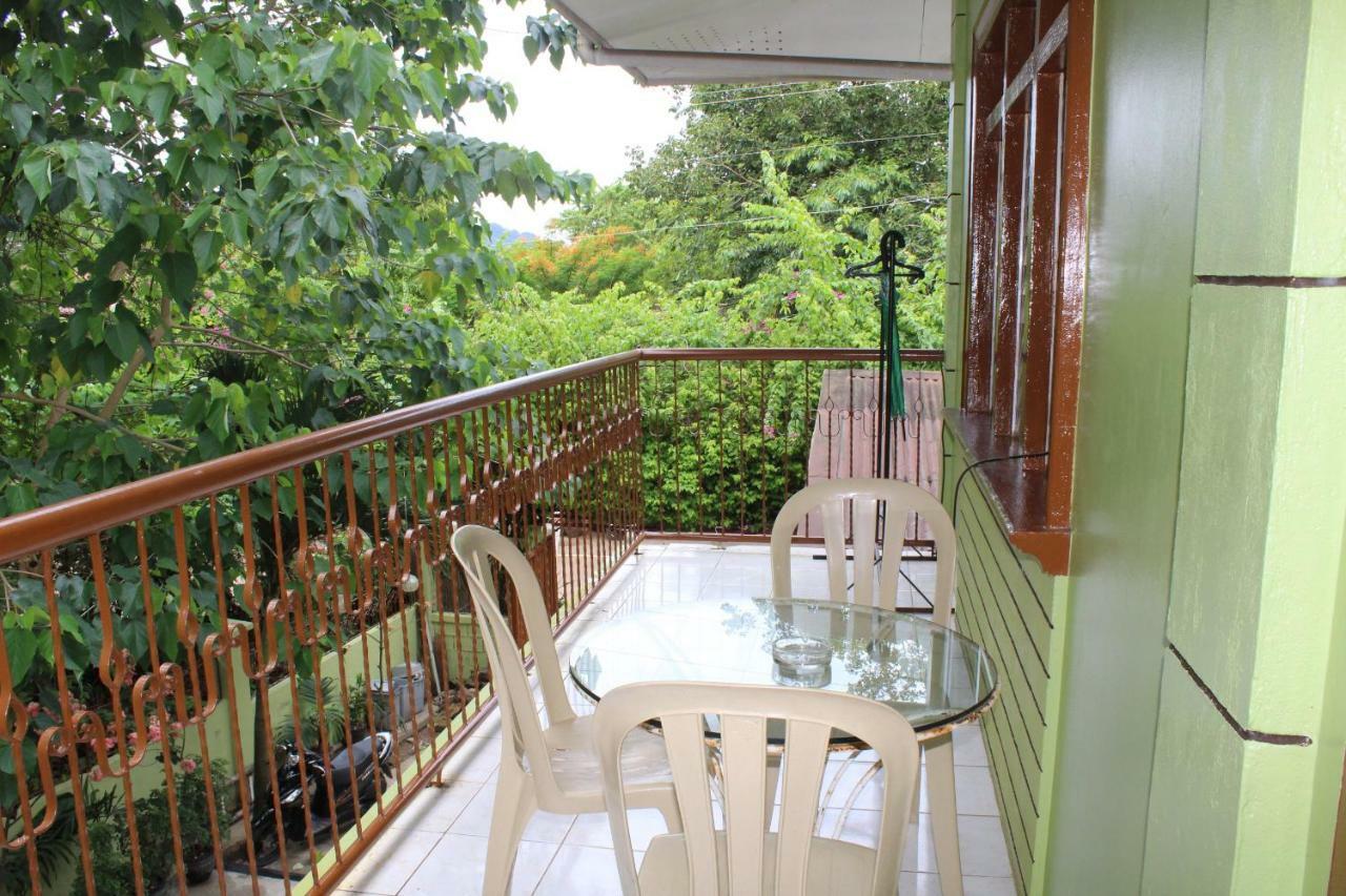 Coron Town Traveller'S Dormitory Εξωτερικό φωτογραφία