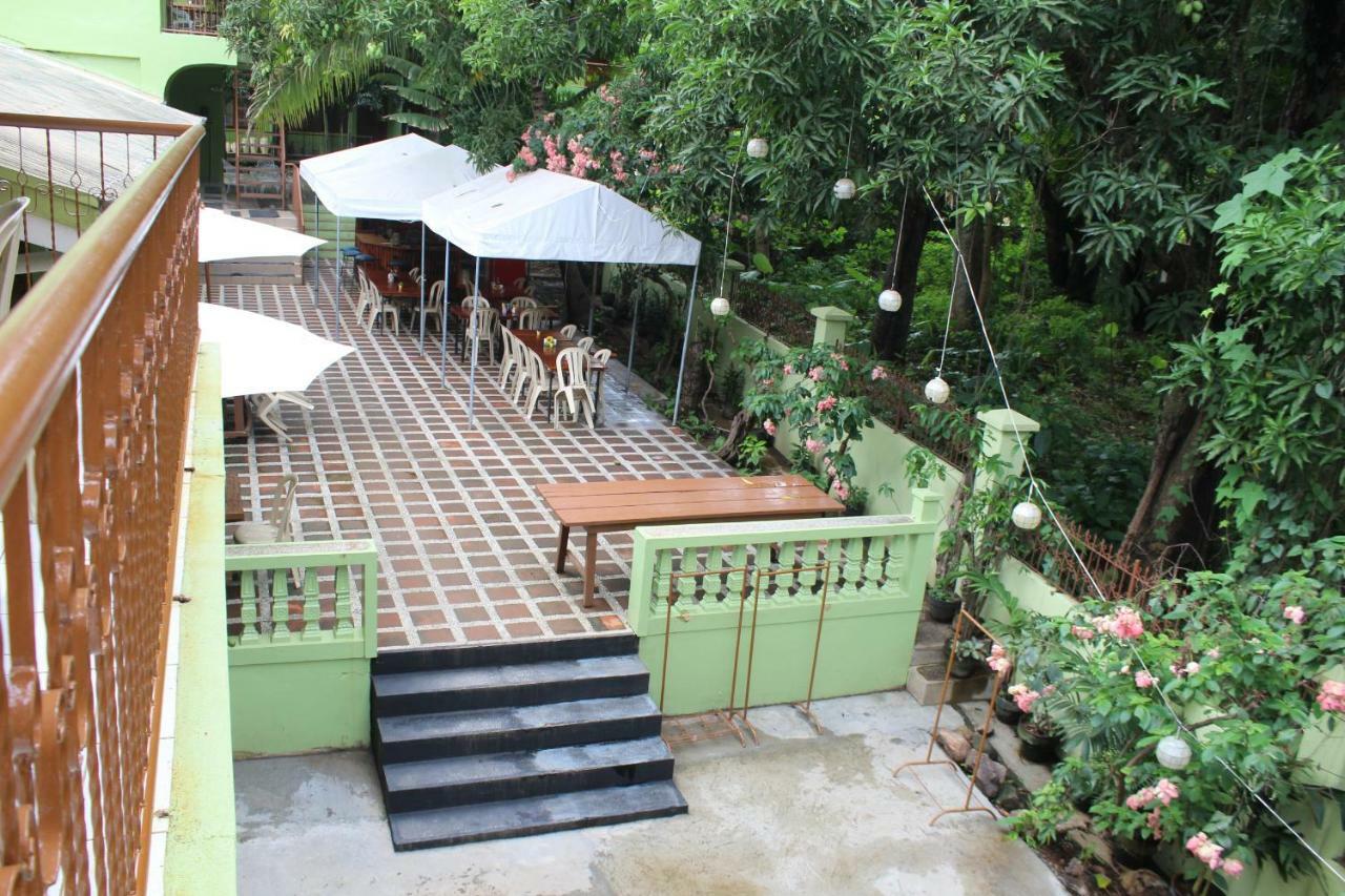Coron Town Traveller'S Dormitory Εξωτερικό φωτογραφία