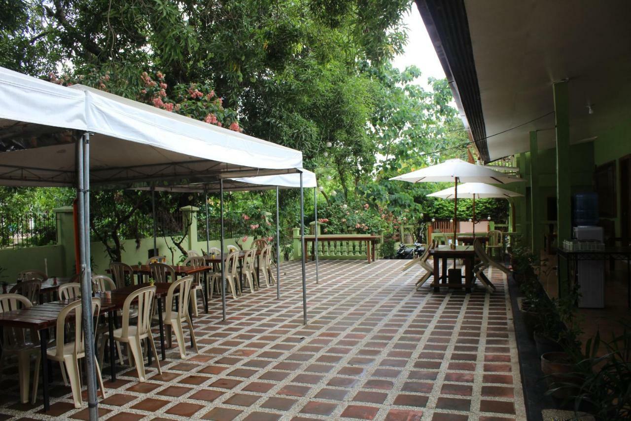 Coron Town Traveller'S Dormitory Εξωτερικό φωτογραφία