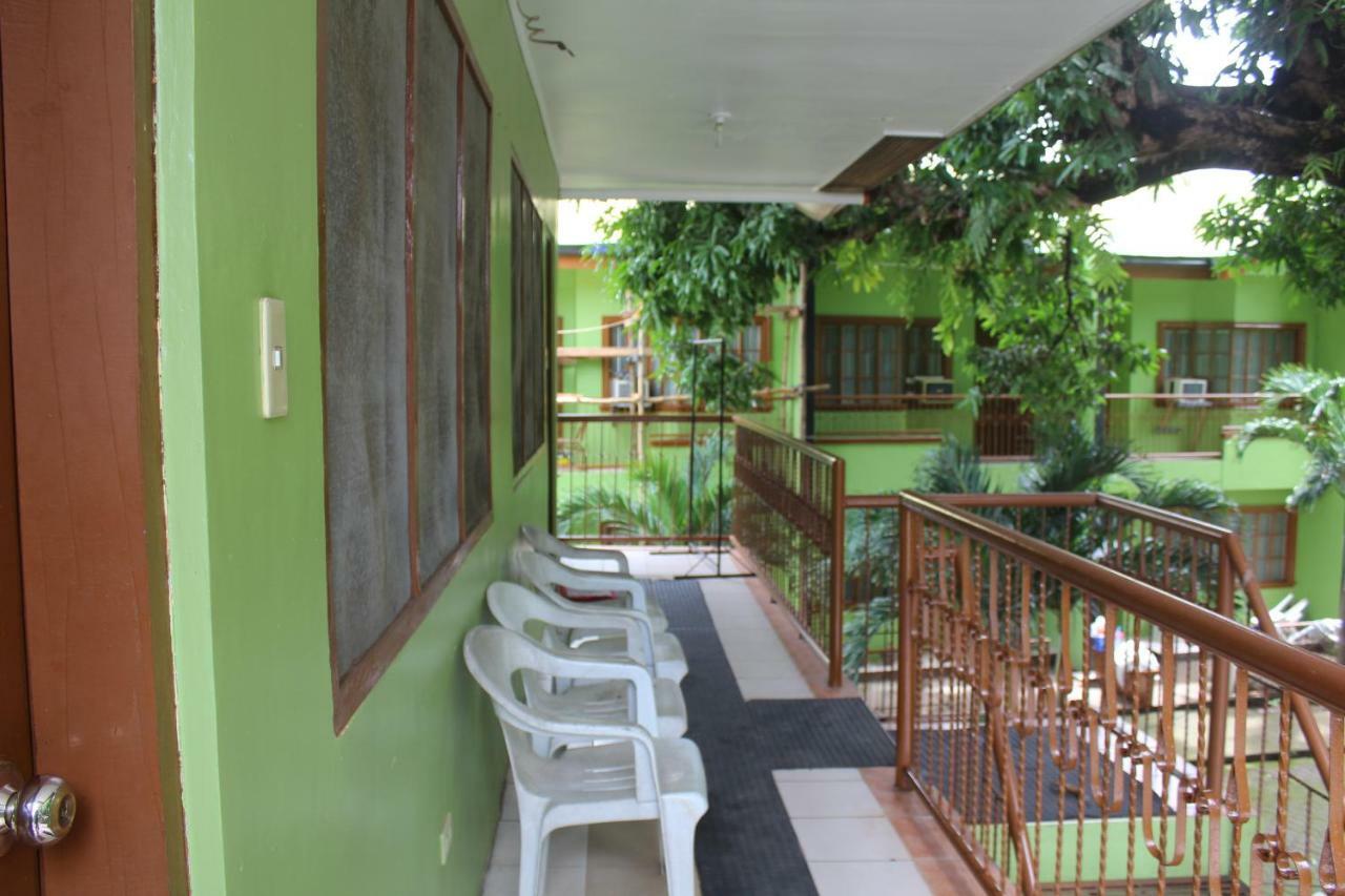 Coron Town Traveller'S Dormitory Εξωτερικό φωτογραφία