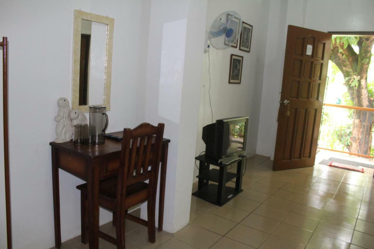 Coron Town Traveller'S Dormitory Εξωτερικό φωτογραφία
