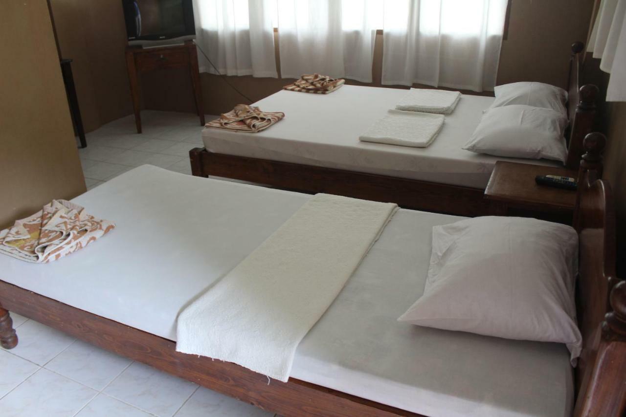 Coron Town Traveller'S Dormitory Εξωτερικό φωτογραφία
