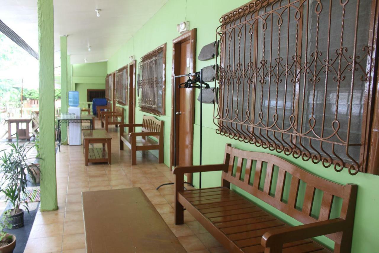 Coron Town Traveller'S Dormitory Εξωτερικό φωτογραφία