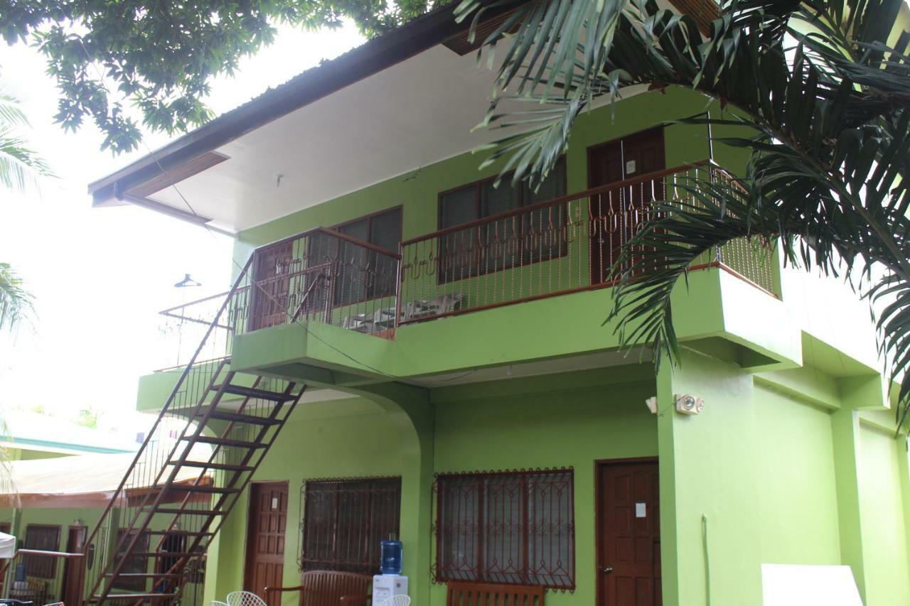 Coron Town Traveller'S Dormitory Εξωτερικό φωτογραφία