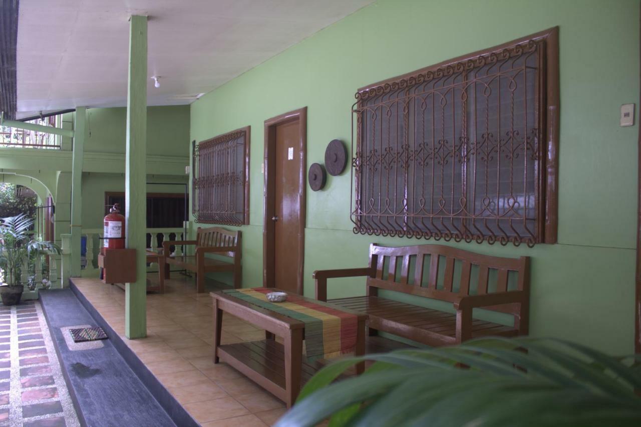 Coron Town Traveller'S Dormitory Εξωτερικό φωτογραφία
