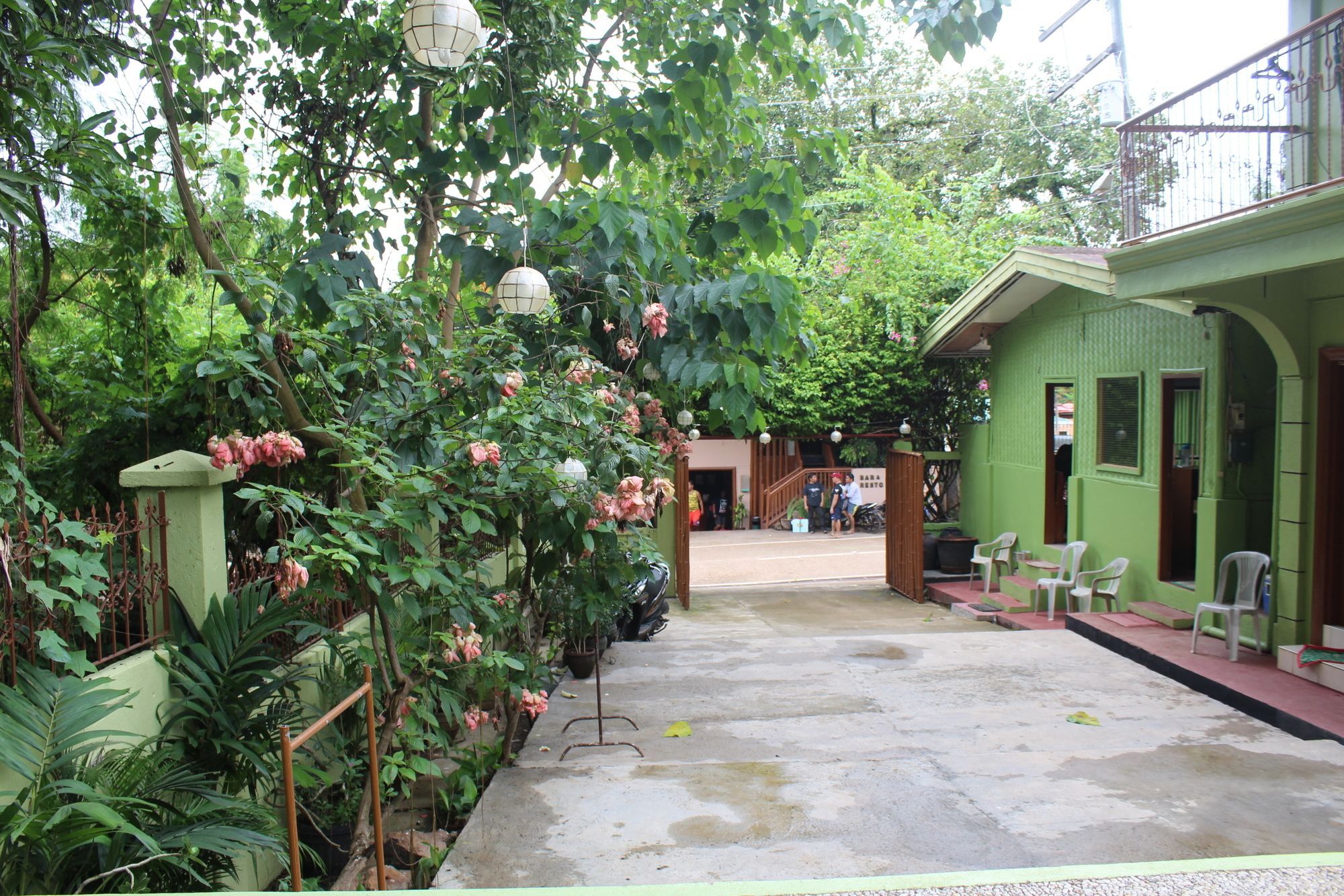 Coron Town Traveller'S Dormitory Εξωτερικό φωτογραφία