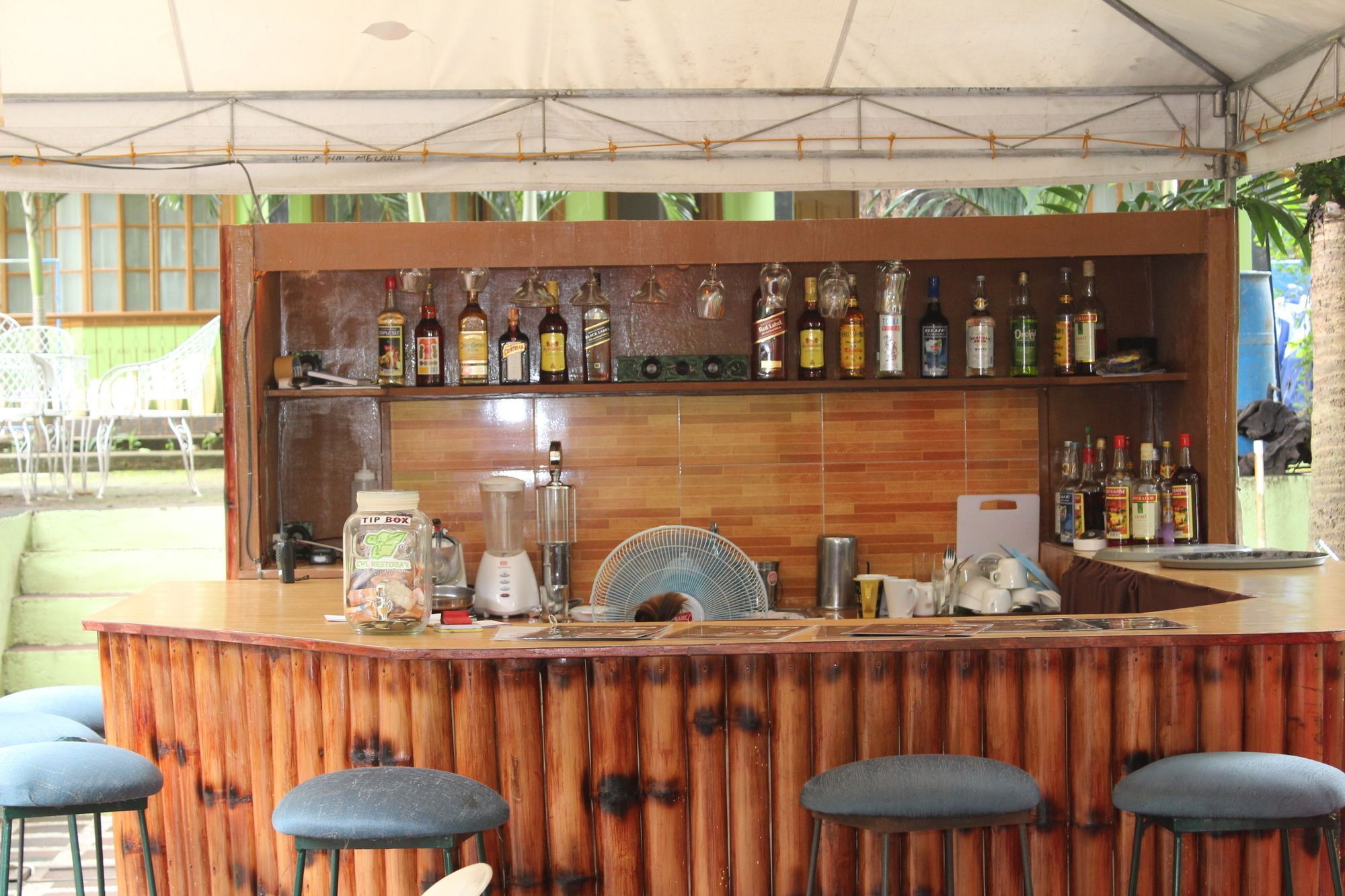 Coron Town Traveller'S Dormitory Εξωτερικό φωτογραφία