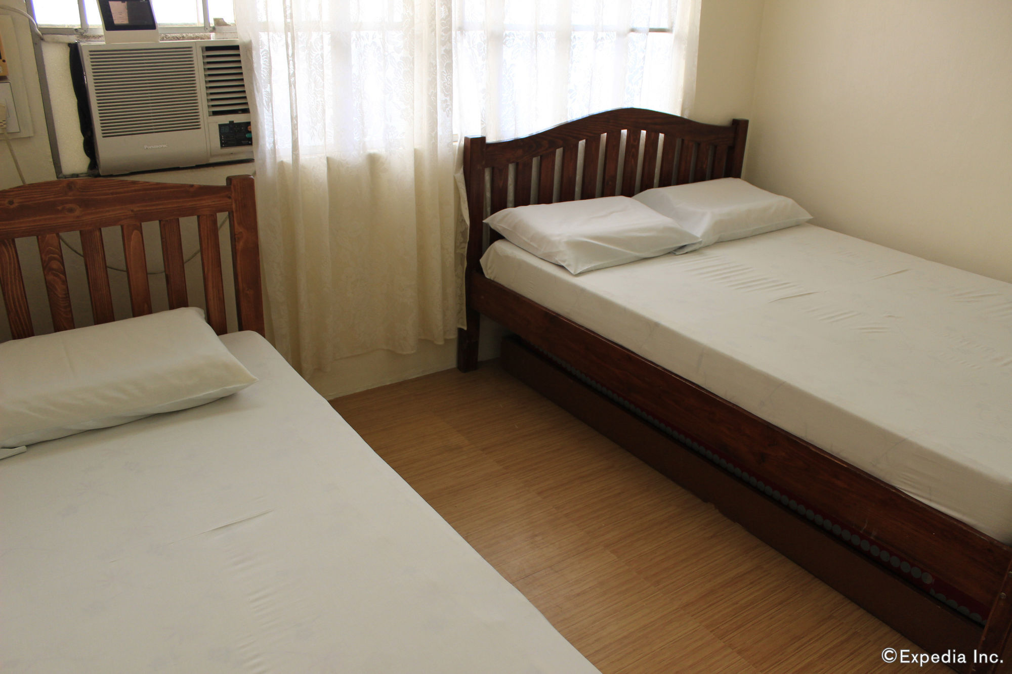 Coron Town Traveller'S Dormitory Εξωτερικό φωτογραφία