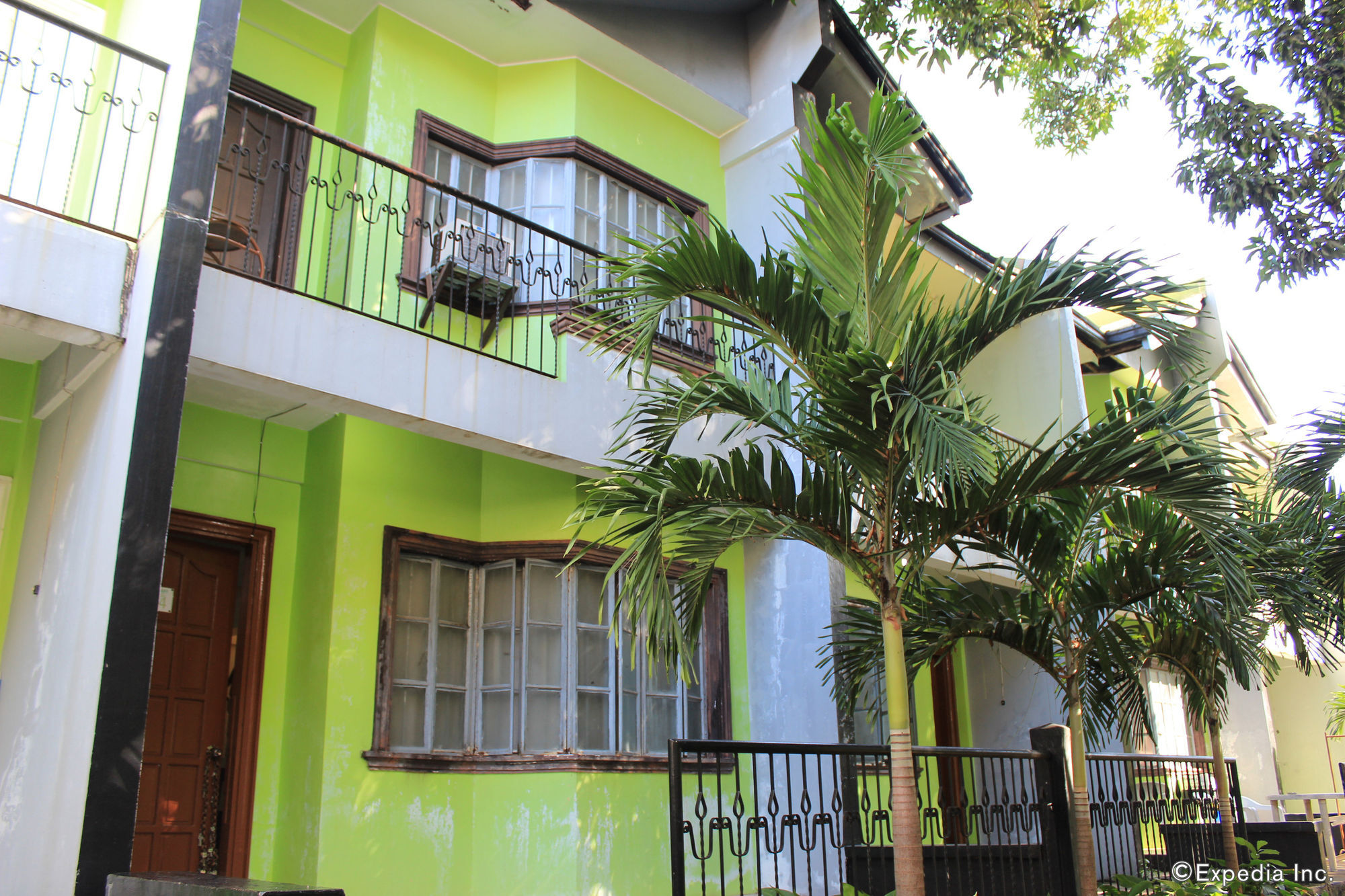 Coron Town Traveller'S Dormitory Εξωτερικό φωτογραφία